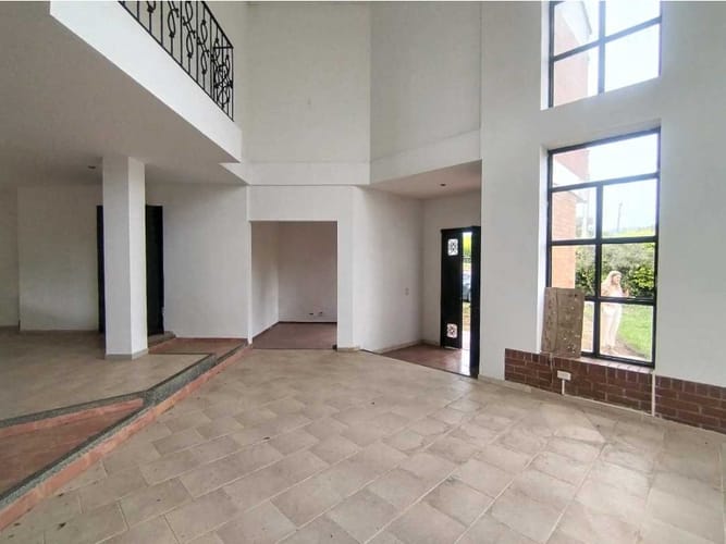 Casa de 3 alcobas en venta en Las Mercedes, Jamundí, 407 m² · foto 3 de 21