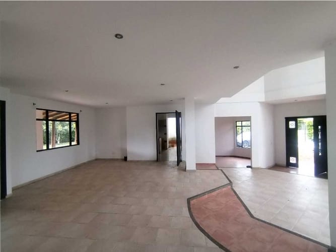 Casa de 3 alcobas en venta en Las Mercedes, Jamundí, 407 m² · foto 4 de 21