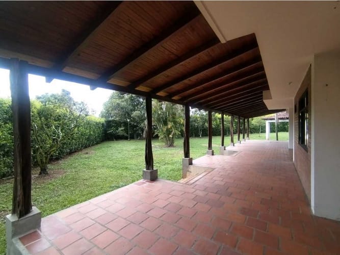 Casa de 3 alcobas en venta en Las Mercedes, Jamundí, 407 m² · foto 7 de 21