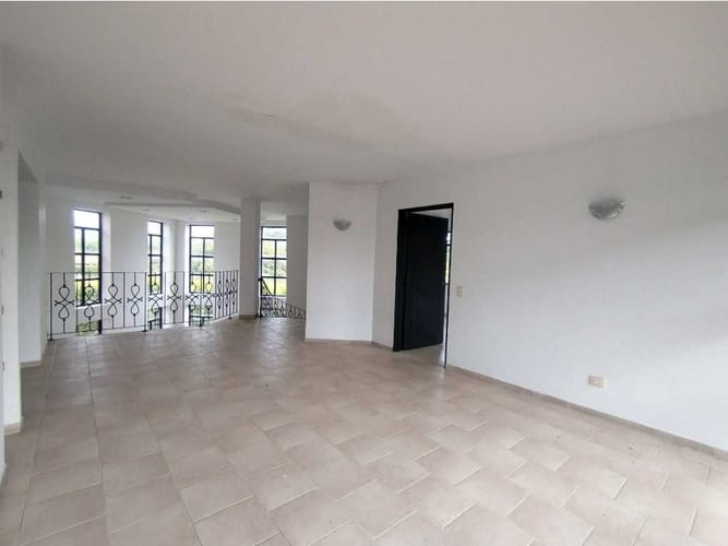 Casa de 3 alcobas en venta en Las Mercedes, Jamundí, 407 m² · foto 15 de 21