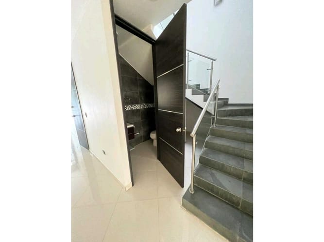 Casa de 4 alcobas en venta en Panamericano, Jamundí, 263 m² · foto 3 de 13