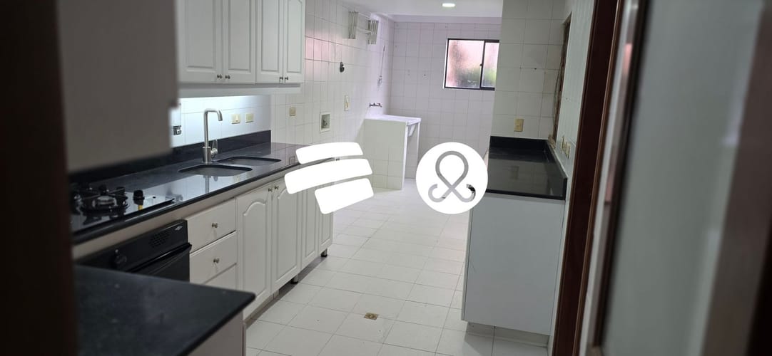 Casa de 3 alcobas en venta en Laureles, Medellín, 267 m² · foto 7 de 15