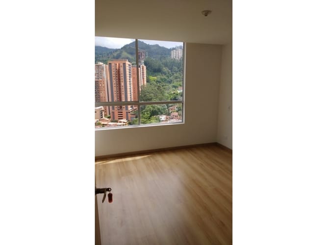 Apartamento de 3 alcobas en venta en Mayorca, Sabaneta, 87 m² · foto 3 de 17