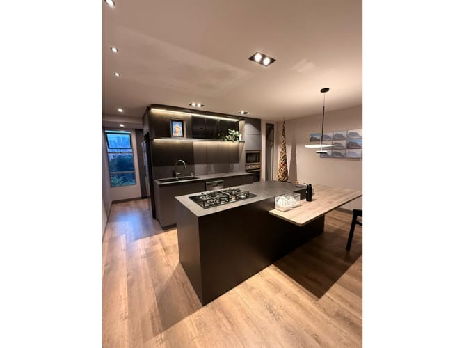 Apartamento de 3 alcobas en venta en Los Parra, Medellín, 135 m² · foto 2 de 16