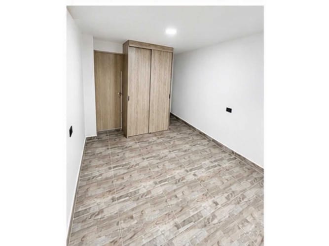Casa de 3 alcobas en venta en Las Violetas, Medellín, 80 m² · foto 6 de 24
