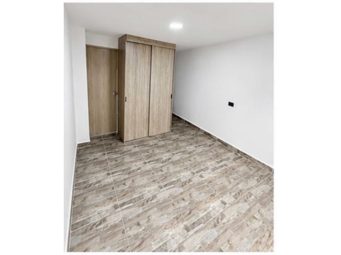 Casa de 3 alcobas en venta en Las Violetas, Medellín, 80 m² · foto 10 de 24