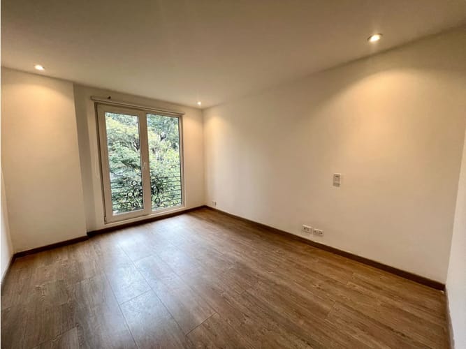 Apartamento de 3 alcobas en venta en Chicó Reservado, Bogotá, 255 m² · foto 13 de 15