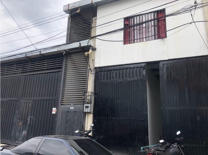 Bodega en venta en Granada, Cali, 895 m² · foto 4 de 9