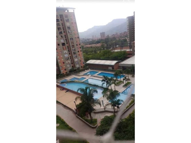 Apartamento de 3 alcobas en venta en Bellavista, Bello, 63 m² · foto 2 de 15