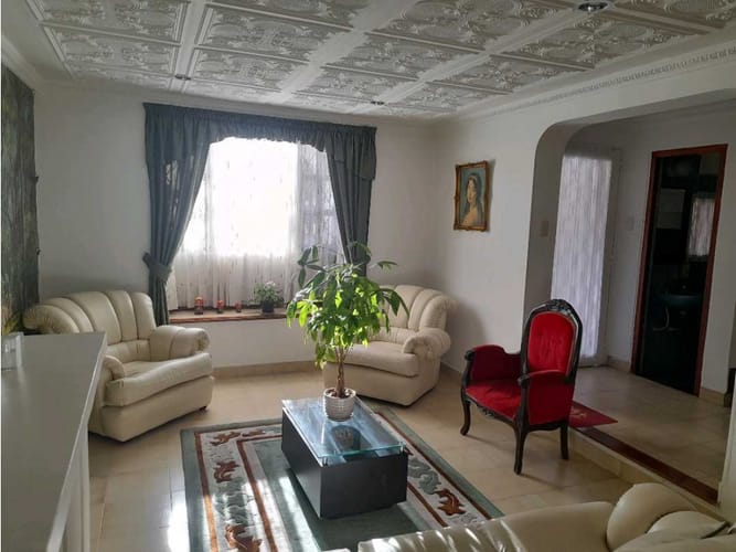 Casa en venta en Cedritos, Bogotá · foto 3 de 24