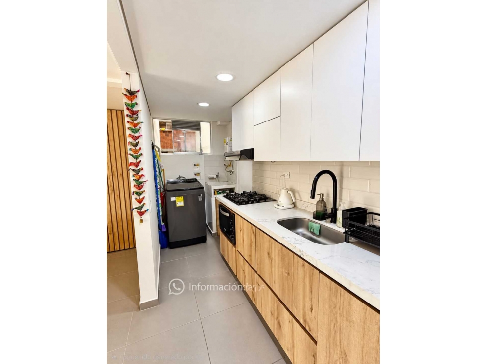 Apartamento en venta en Los Colores, Medellín · foto 2 de 12