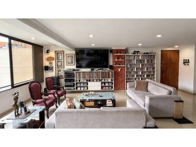 Apartamento de 4 alcobas en venta en La Florida, Medellín, 145 m² · foto 2 de 10