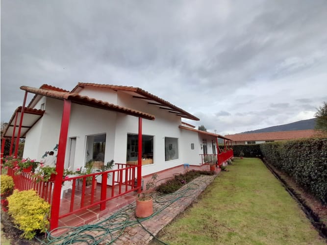 Casa de 3 alcobas en venta en El Porvenir, Tocancipá, 270 m² · foto 3 de 24