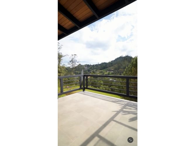 Casa de 3 alcobas en venta en La Candelaria, Medellín, 365 m² · foto 15 de 24