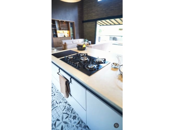 Casa de 3 alcobas en venta en La Candelaria, Medellín, 365 m² · foto 16 de 24