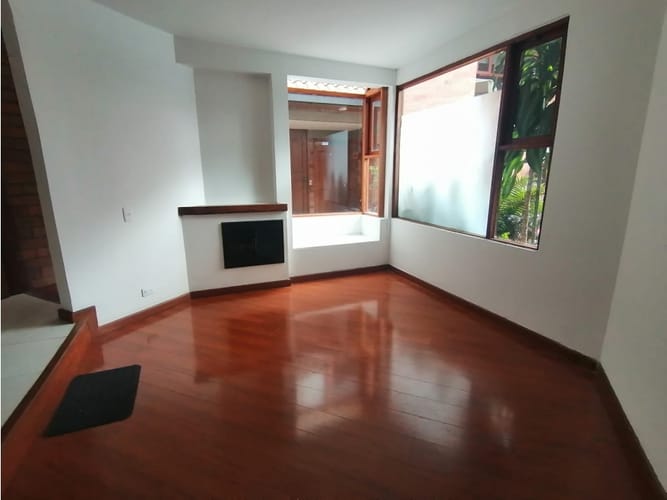 Casa de 2 alcobas en venta en Chicó Navarra, Bogotá, 113 m² · foto 3 de 23