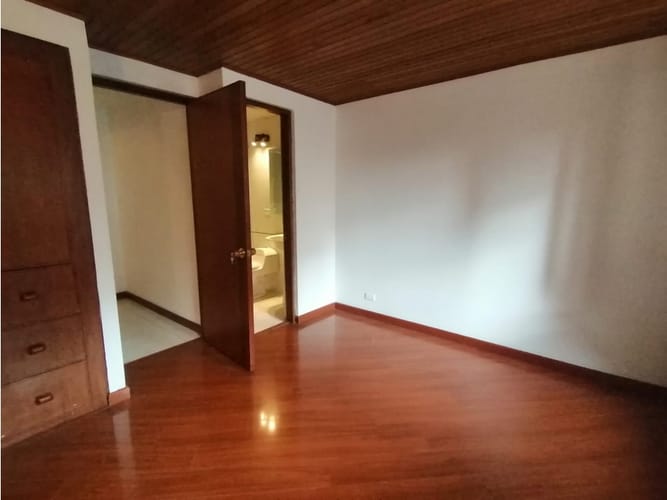 Casa de 2 alcobas en venta en Chicó Navarra, Bogotá, 113 m² · foto 7 de 23