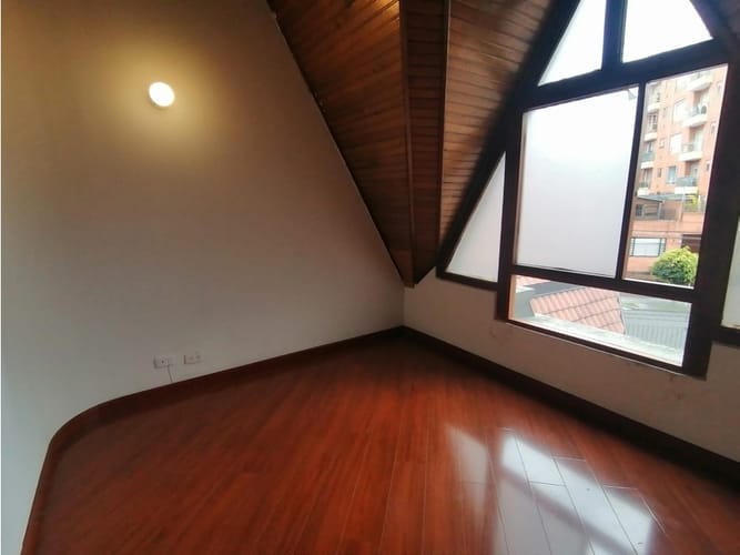 Casa de 2 alcobas en venta en Chicó Navarra, Bogotá, 113 m² · foto 11 de 23