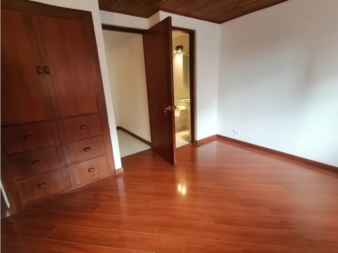 Casa de 2 alcobas en venta en Chicó Navarra, Bogotá, 113 m² · foto 18 de 23