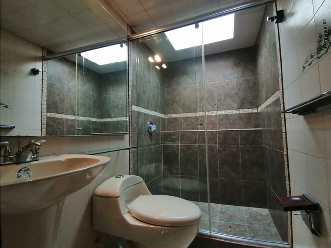 Casa de 2 alcobas en venta en Chicó Navarra, Bogotá, 113 m² · foto 19 de 23