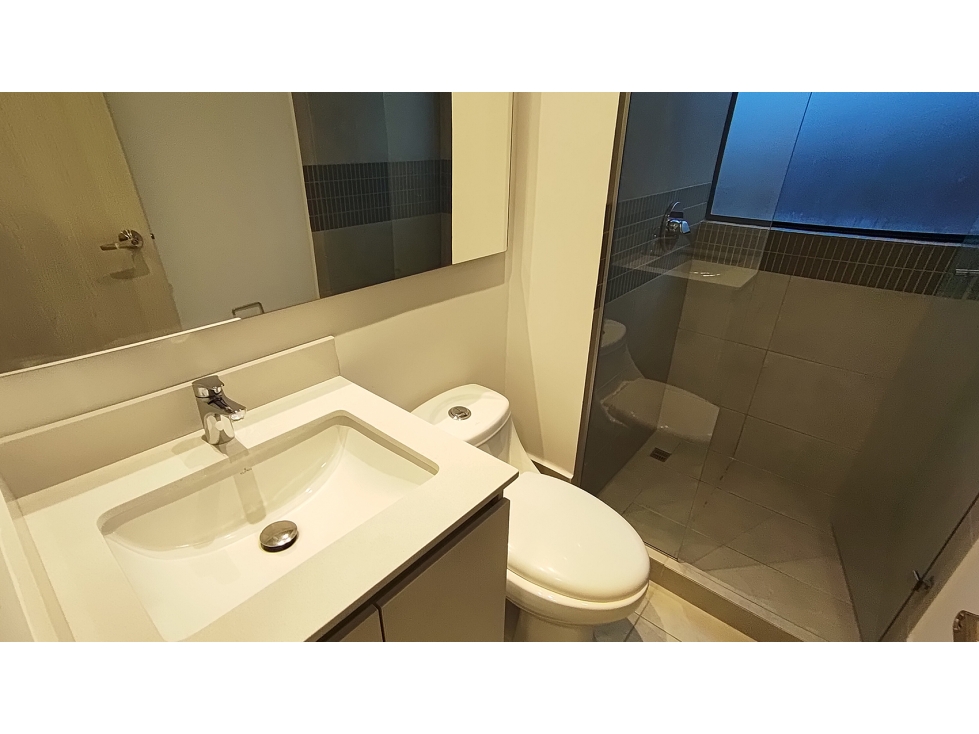 Apartamento en arriendo en Castropol, Medellín · foto 14 de 18