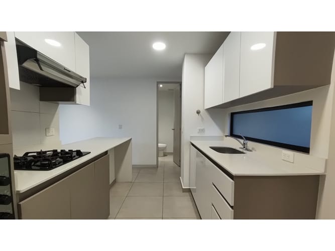 Apartamento de 3 alcobas en venta en Castropol, Medellín, 110 m² · foto 3 de 18