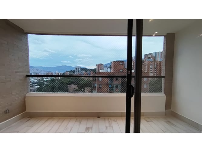 Apartamento de 3 alcobas en venta en Castropol, Medellín, 110 m² · foto 5 de 18