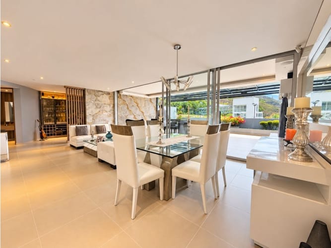 Apartamento de 3 alcobas en venta en Santa Teresita, Cali, 220 m² · foto 2 de 19