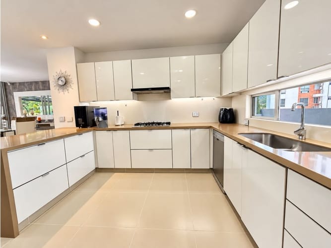 Apartamento de 3 alcobas en venta en Santa Teresita, Cali, 220 m² · foto 6 de 19