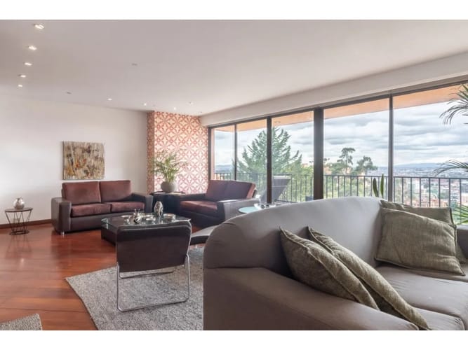 Apartamento de 3 alcobas en venta en Los Rosales, Bogotá, 245 m² · foto 6 de 12