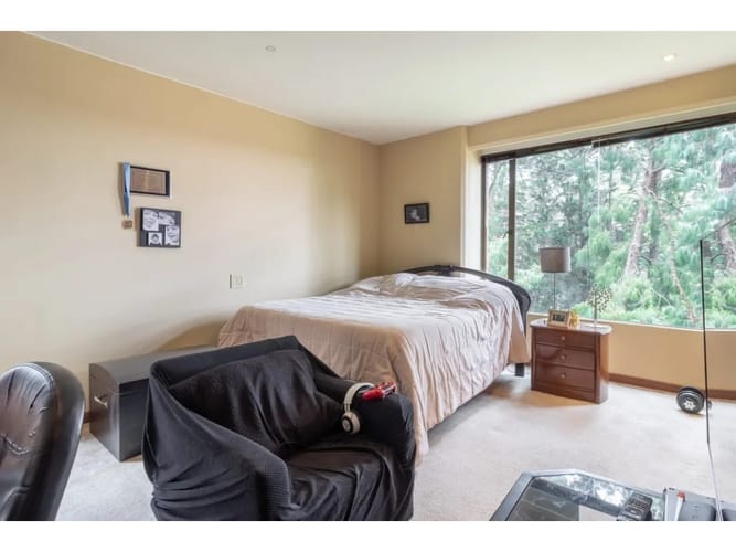Apartamento de 3 alcobas en venta en Los Rosales, Bogotá, 245 m² · foto 8 de 12