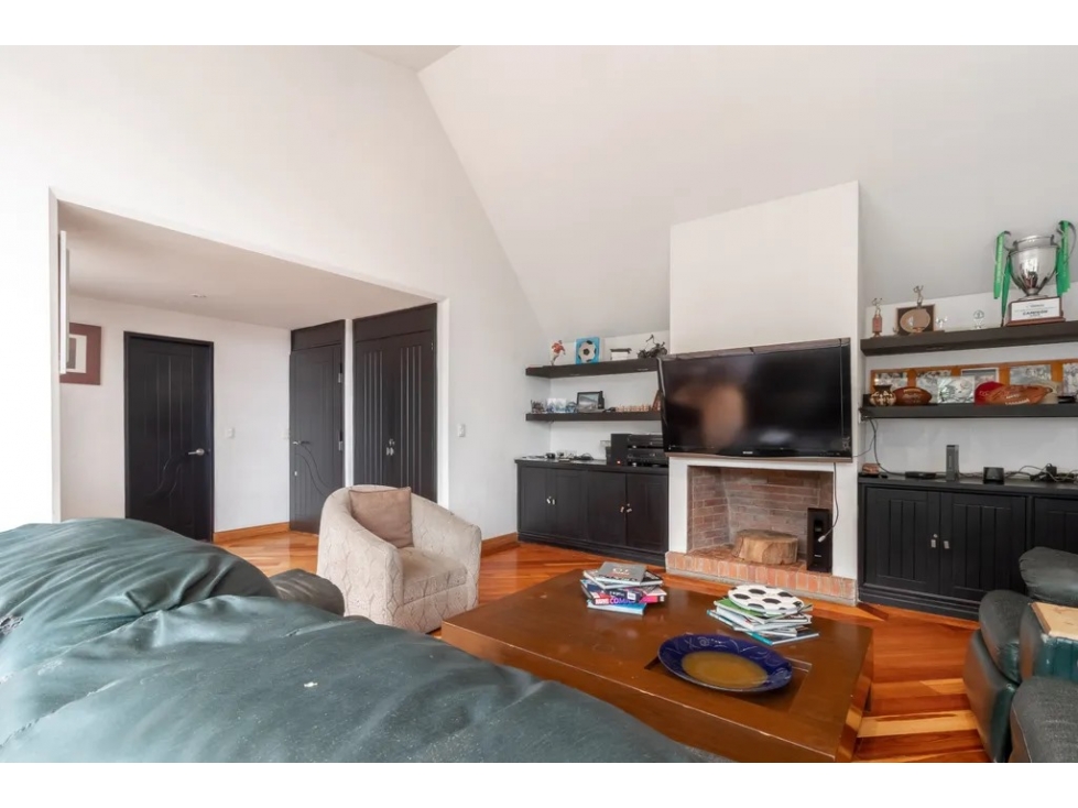Apartamento en venta en Los Rosales, Bogotá · foto 3 de 13
