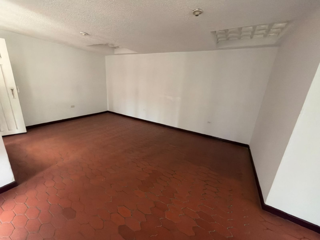 Casa en venta en Candelaria La Nueva, Bogotá · foto 8 de 19