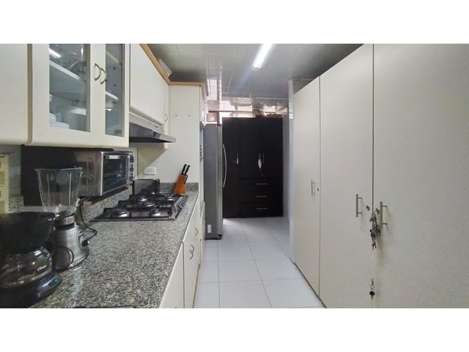 Apartamento en venta en Santa Barbara, Bogotá · foto 6 de 13