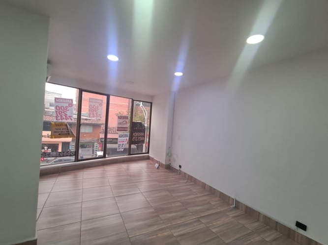 Oficina en arriendo en Manila, Medellín, 44 m² · foto 8 de 11