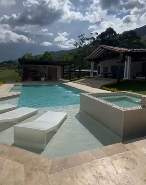Finca en venta en Zarzal La Luz, Copacabana, 600 m² · foto 3 de 23