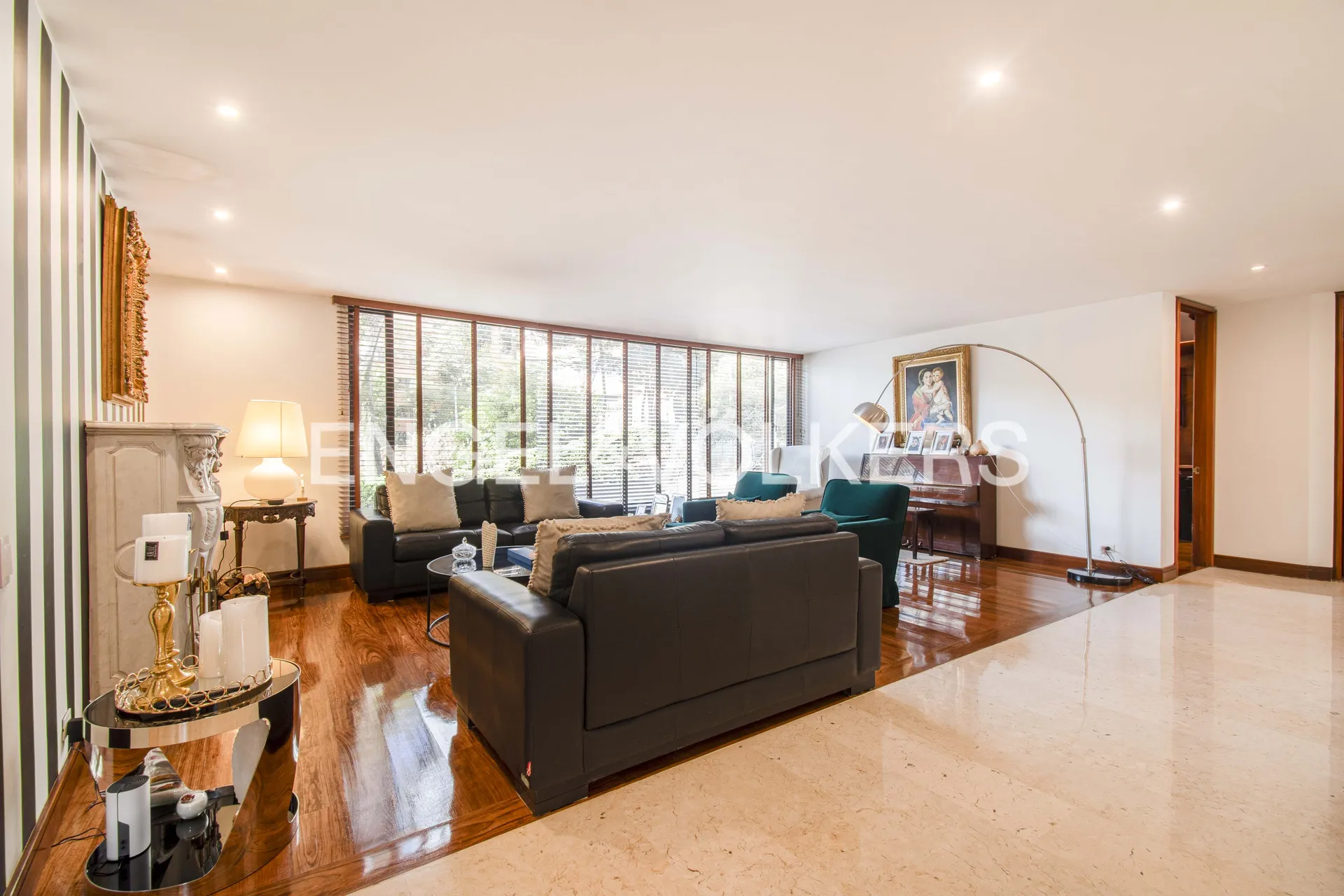 Apartamento en venta en Los Rosales, Bogotá · foto 3 de 22