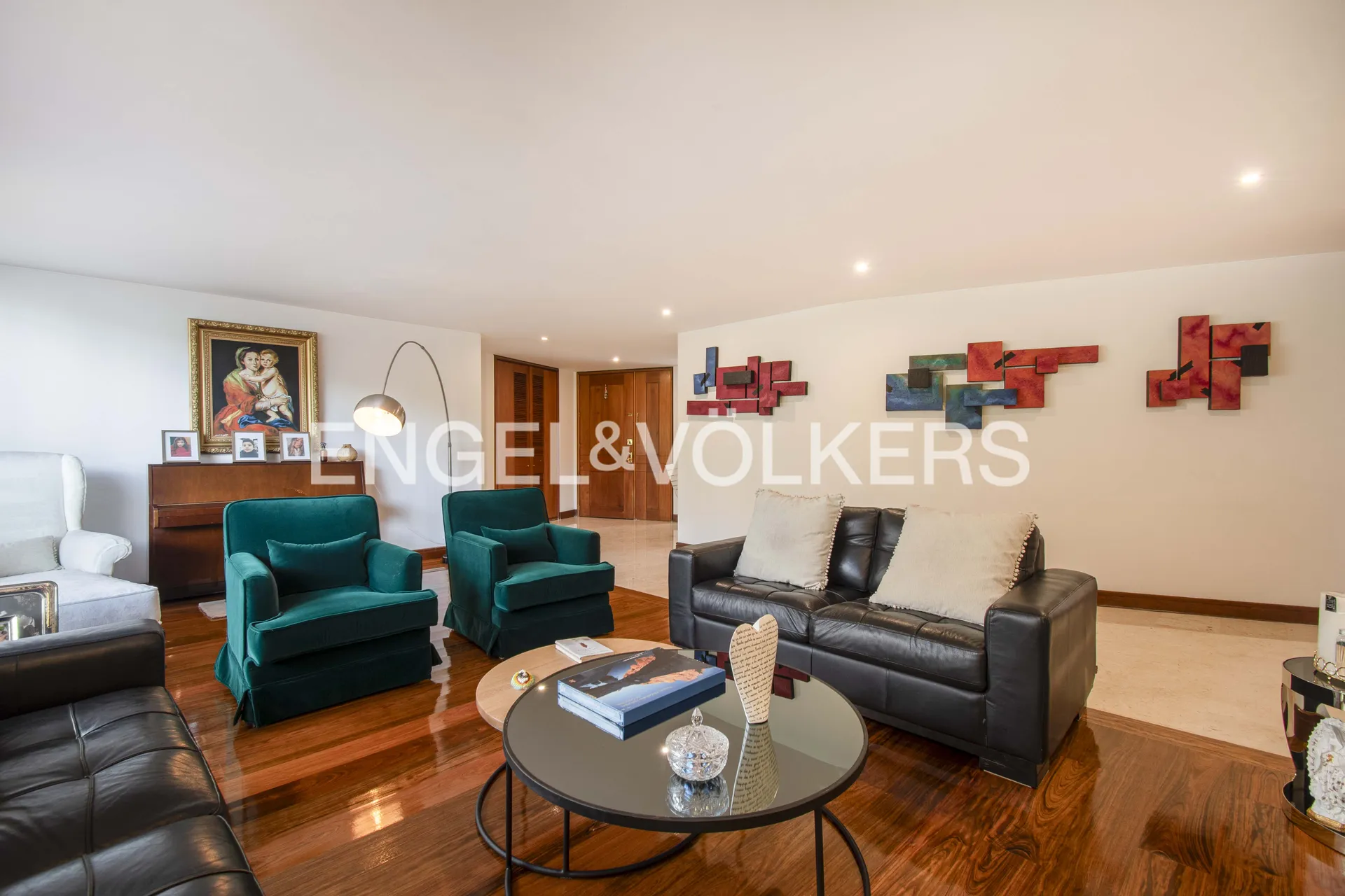 Apartamento en venta en Los Rosales, Bogotá · foto 2 de 22