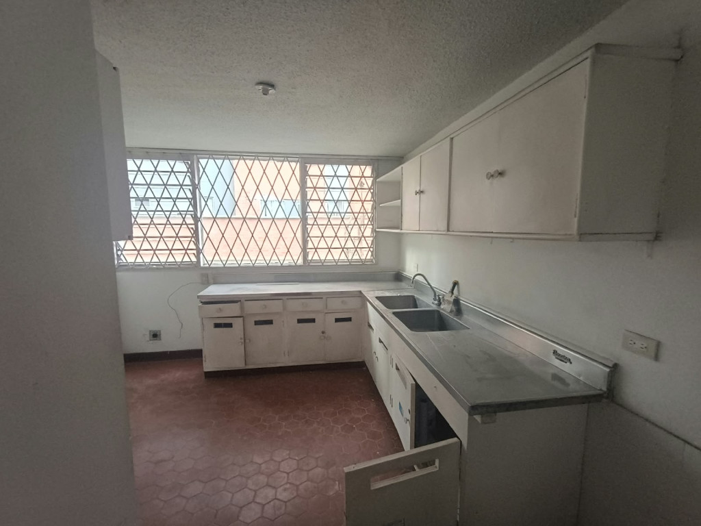 Casa en arriendo en El Poblado, Medellín · foto 3 de 20