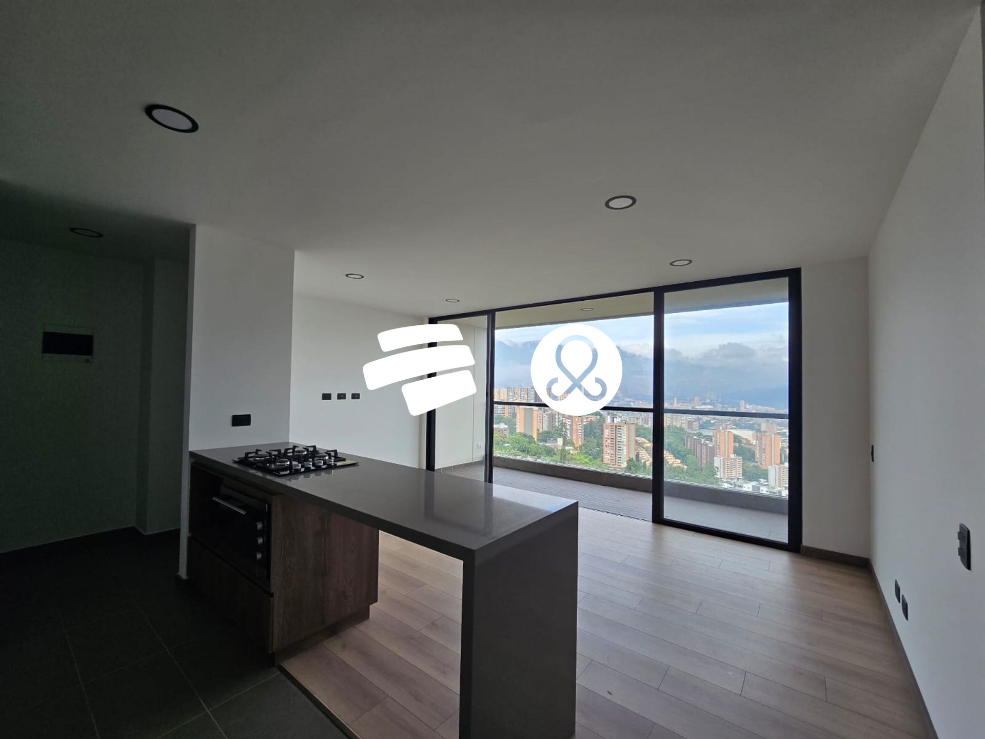 Apartamento en venta en Zona Centro, Envigado · foto 2 de 16