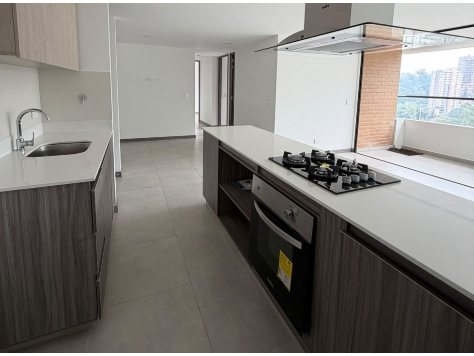 Apartamento en arriendo en Camino Verde, Envigado · foto 3 de 19