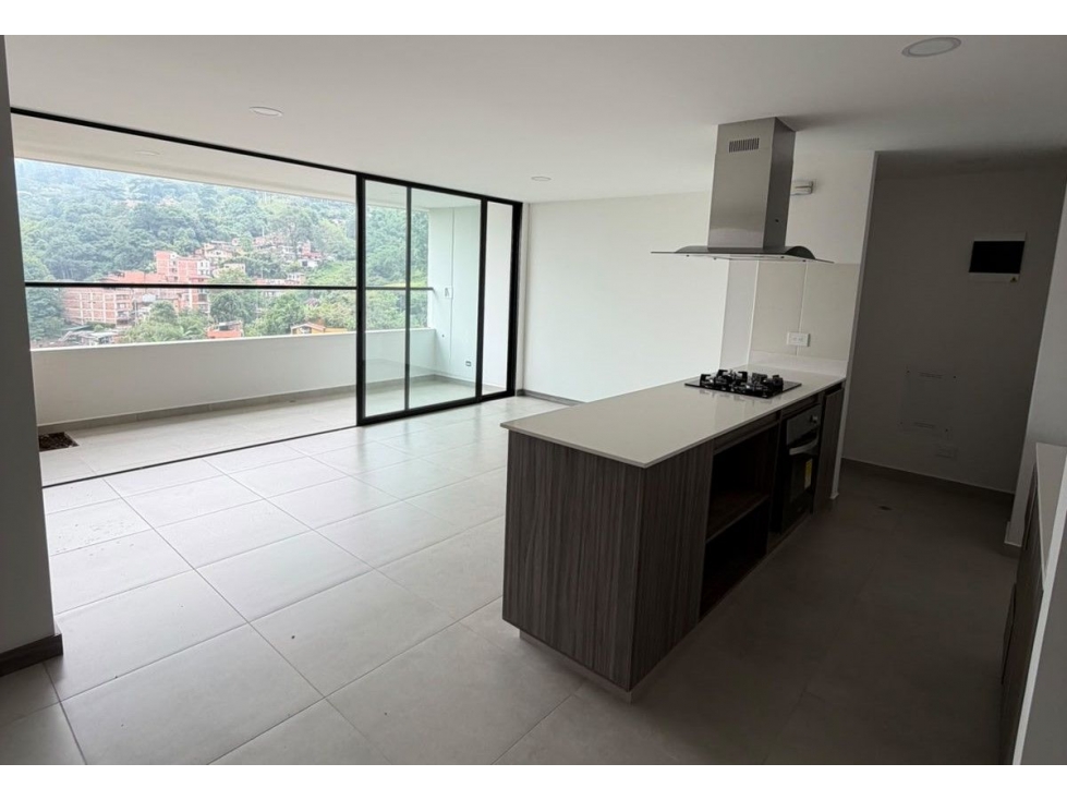 Apartamento en arriendo en Camino Verde, Envigado · foto 4 de 19