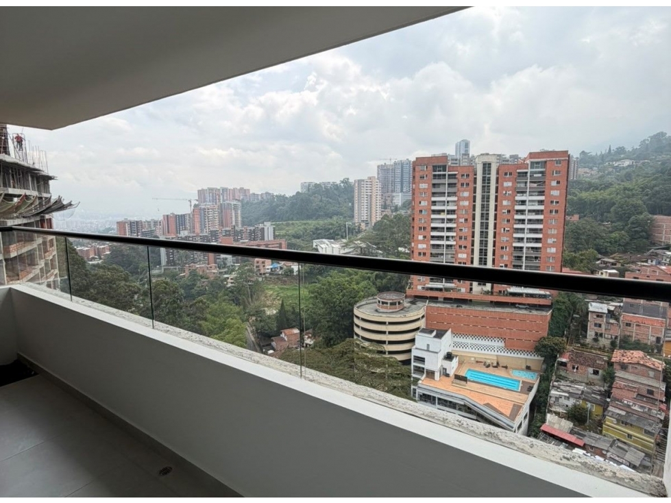 Apartamento en arriendo en Camino Verde, Envigado · foto 7 de 19