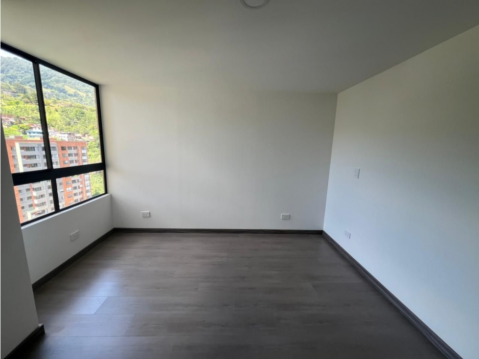 Apartamento en arriendo en Camino Verde, Envigado · foto 15 de 19