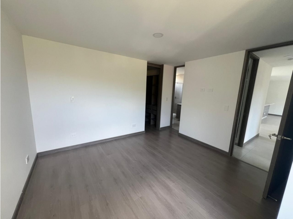 Apartamento en arriendo en Camino Verde, Envigado · foto 18 de 19