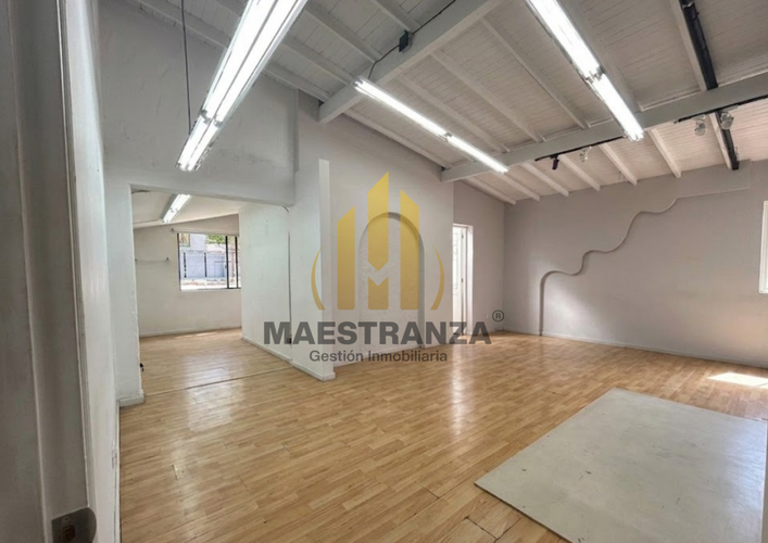 Casa de 4 alcobas en arriendo en Patio Bonito, Medellín, 249 m² · foto 3 de 6