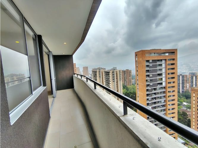 Apartaestudio en arriendo en El Tesoro, Medellín, 64 m² · foto 16 de 20