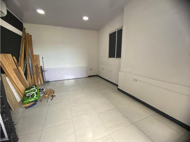 Local en arriendo en Los Balsos, Medellín, 55 m² · foto 2 de 9