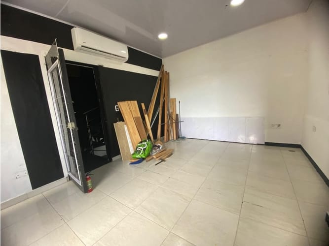 Local en arriendo en Los Balsos, Medellín, 55 m² · foto 8 de 9