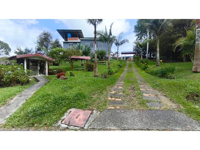 Finca en venta en El Manzano, Pereira, 220 m² · foto 3 de 24